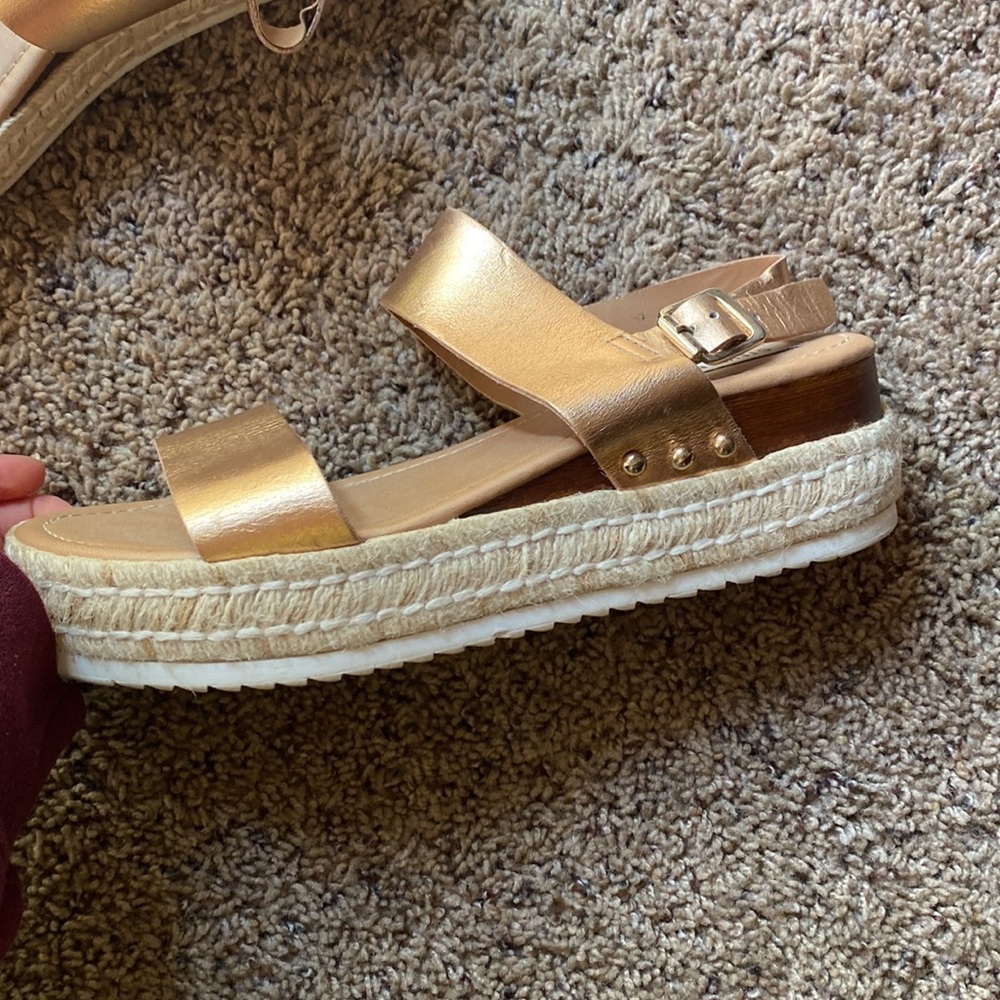 Sandals - Picture 2 of 5